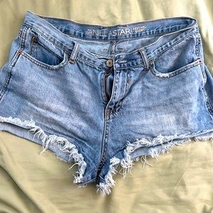Vanilla Star Festival shorts size 13
